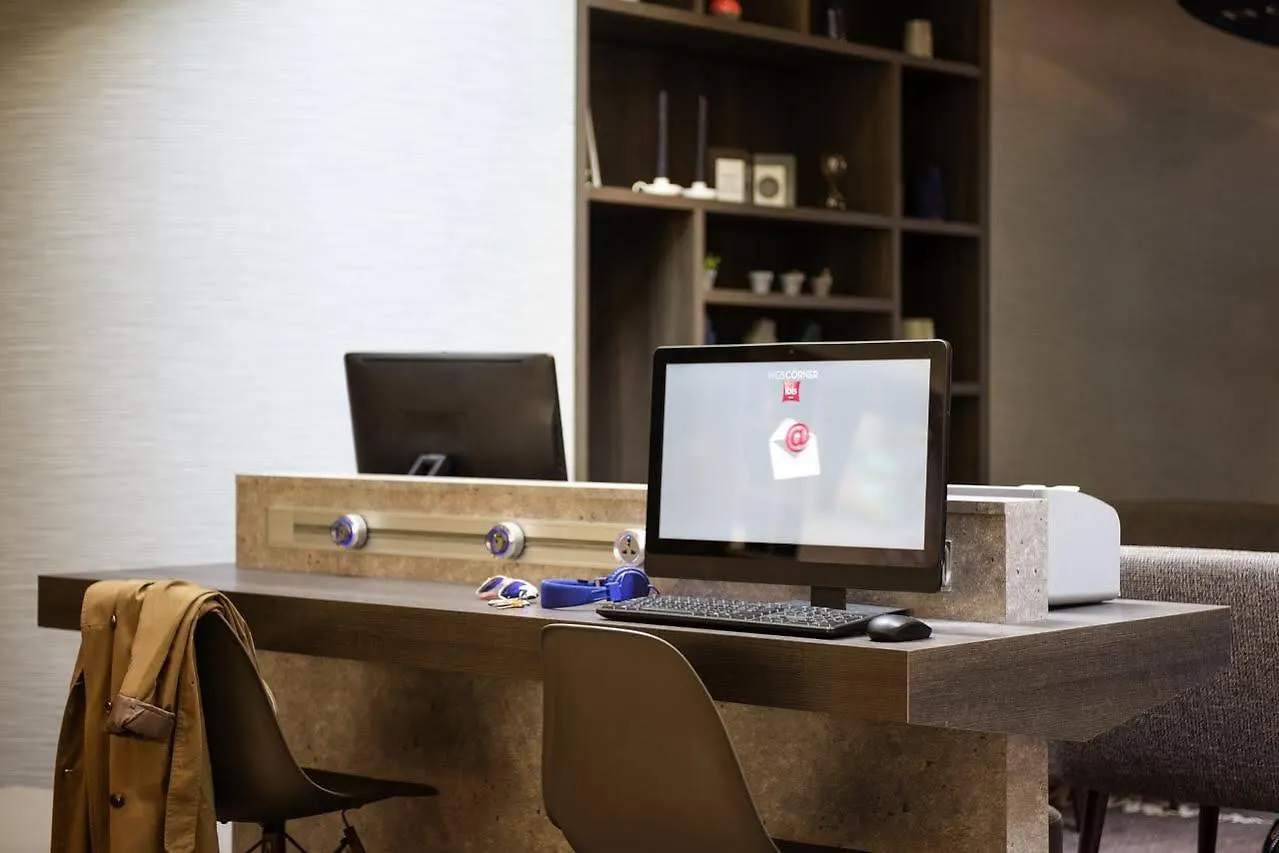 Ibis Amsterdam Centre Stopera 3*,